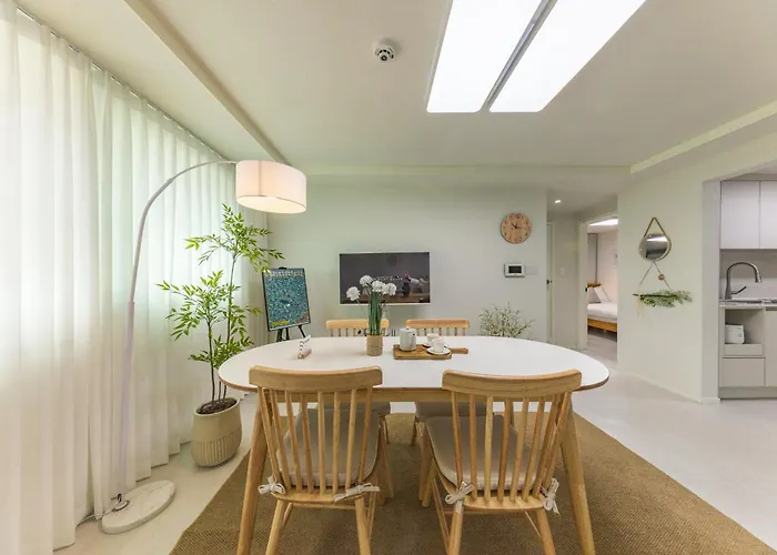 Hong - 3br 2bath House 6min To Subway * Seoul