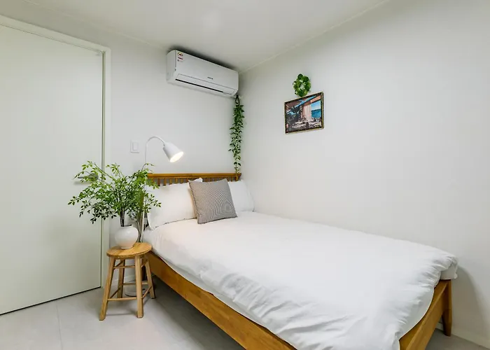 Hong - 3br 2bath House 6min To Subway