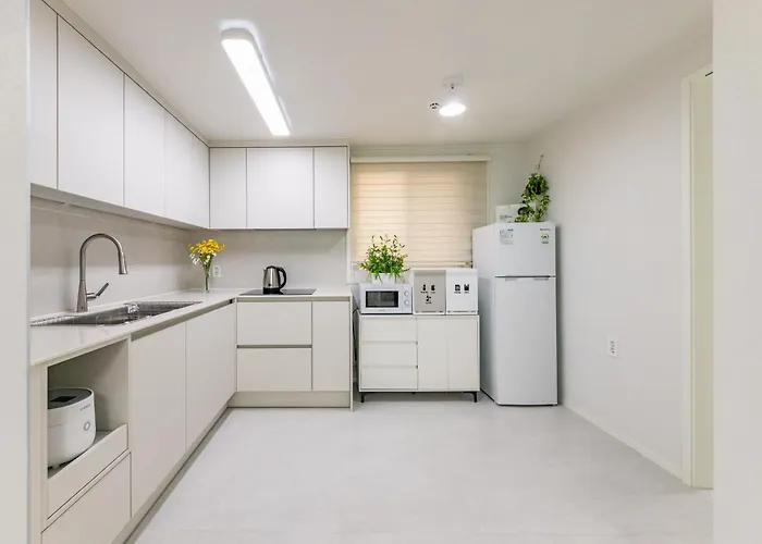 Hong - 3br 2bath House 6min To Subway * Seoul