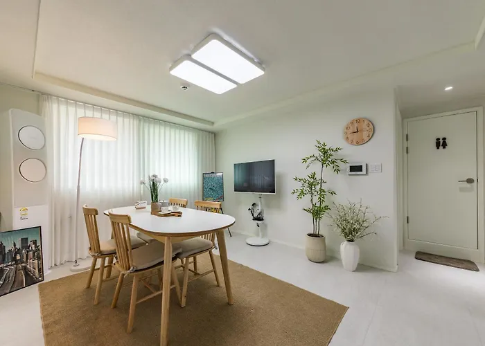 Hong - 3br 2bath House 6min To Subway Villa Seoul