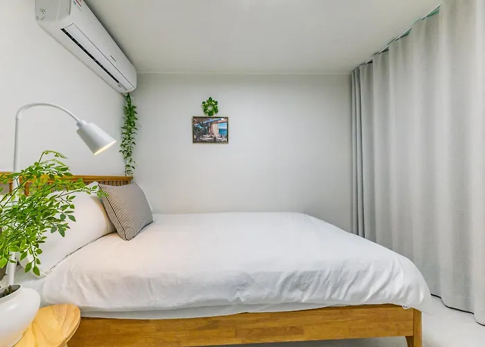 Villa Hong - 3br 2bath House 6min To Subway Seoul