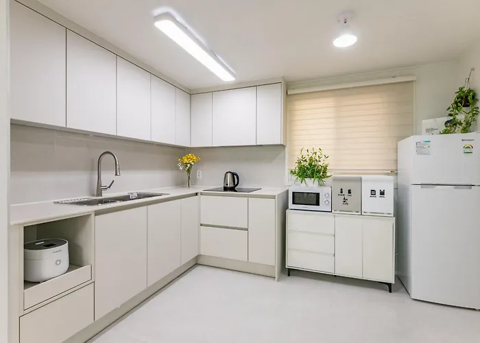 Hong - 3br 2bath House 6min To Subway *