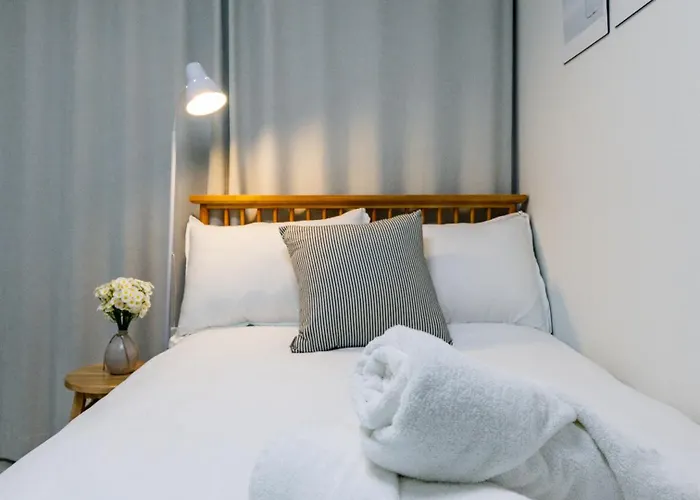 Villa Hong - 3br 2bath House 6min To Subway *