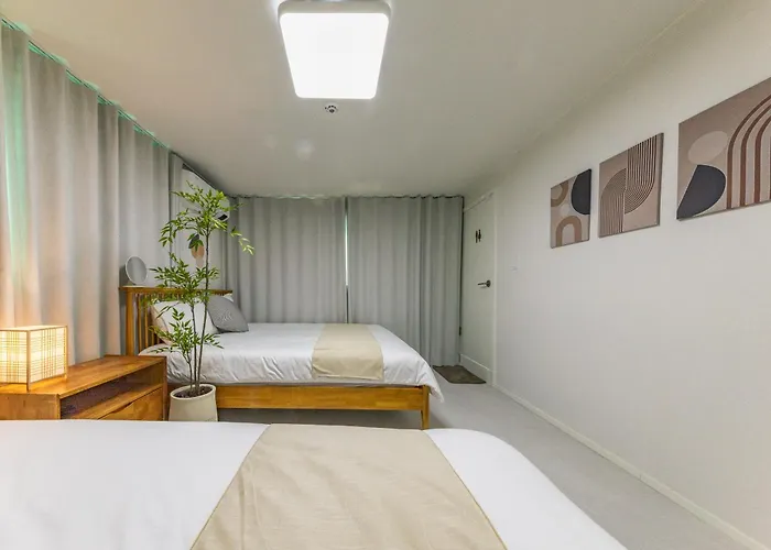 Villa Hong - 3br 2bath House 6min To Subway