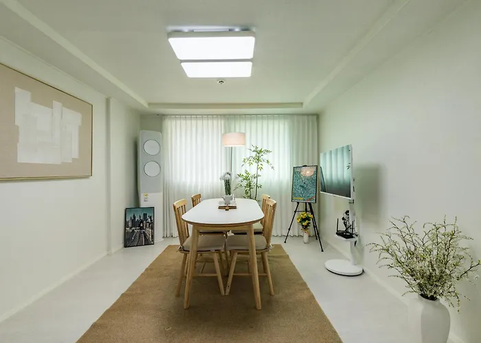Villa Hong - 3br 2bath House 6min To Subway *