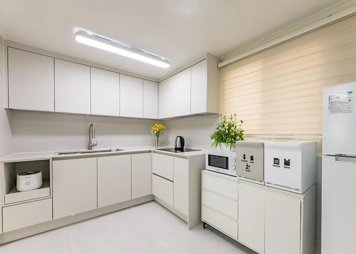 Hong - 3br 2bath House 6min To Subway