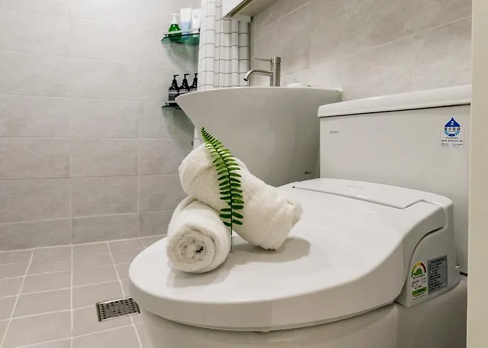 Hong - 3br 2bath House 6min To Subway