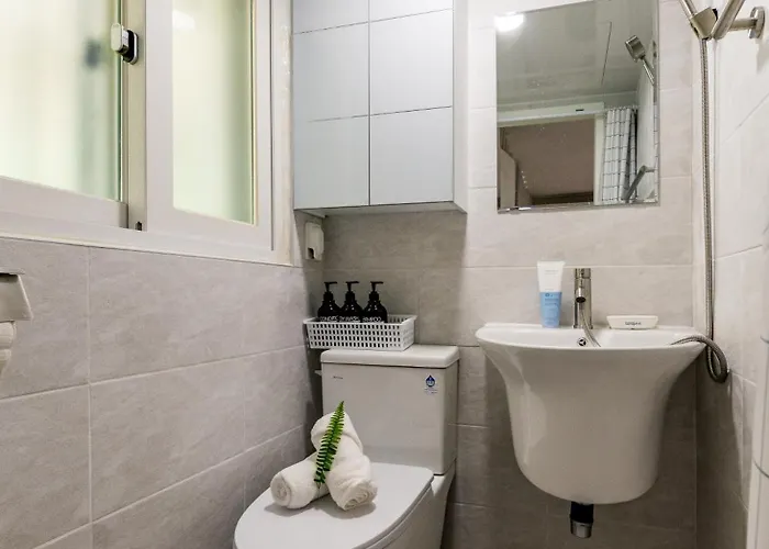 Villa Hong - 3br 2bath House 6min To Subway