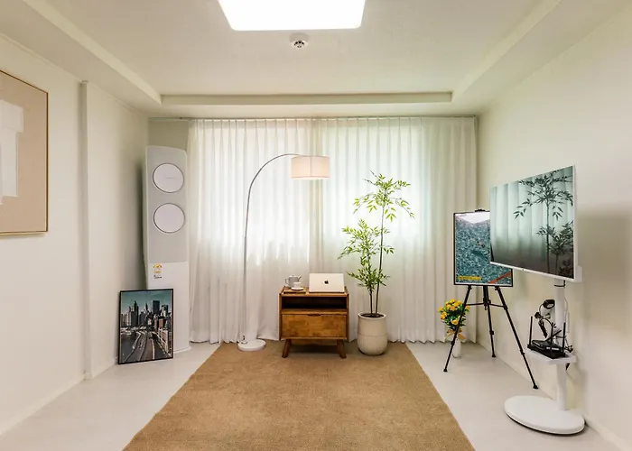 Hong - 3br 2bath House 6min To Subway Seoul